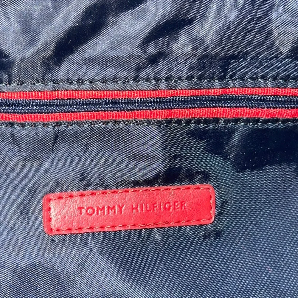 Tommy Hilfiger Logo Black Leather Bag w/deep front outer pocket